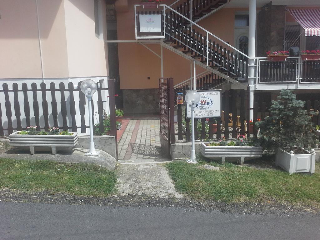 Friends Villa Apartments Heviz Bagian luar foto
