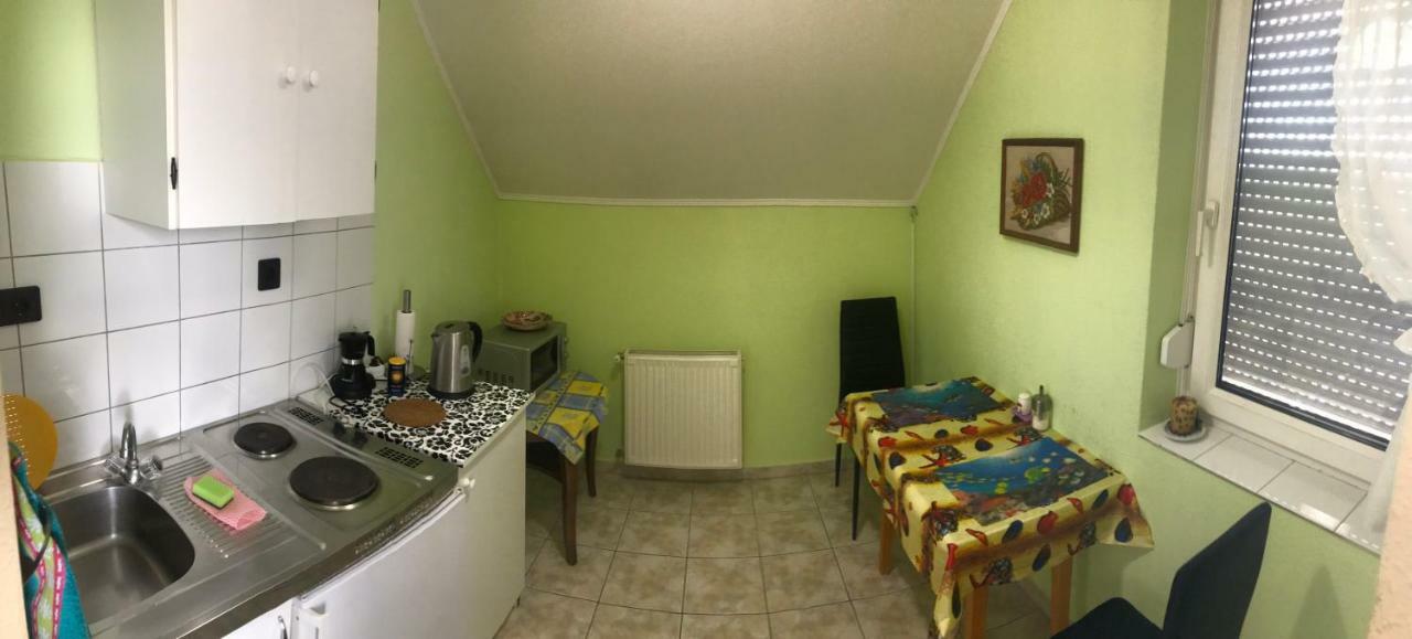 Friends Villa Apartments Heviz Bagian luar foto