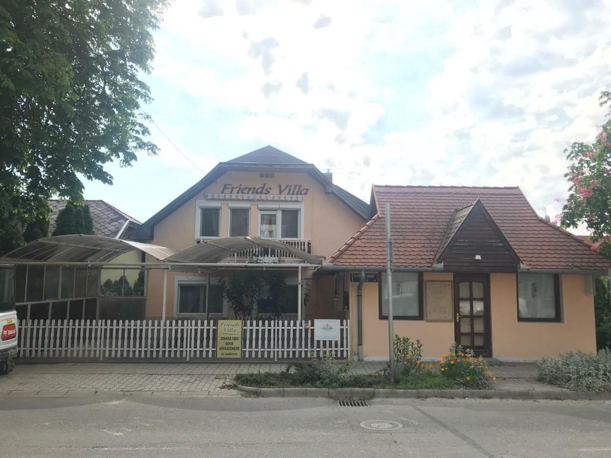 Friends Villa Apartments Heviz Bagian luar foto